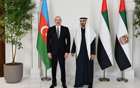 Prezidentə zənglər gəlməkdə davam edir