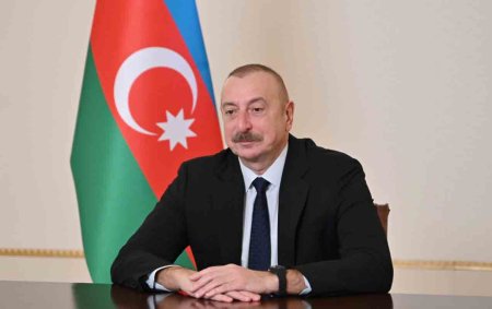 Prezident Dərbənddəki Azərbaycan Teatrının kollektivini təbrik etdi