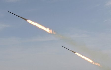 İran BƏƏ və Küveytdəki ABŞ bazalarına zərbə endirdi